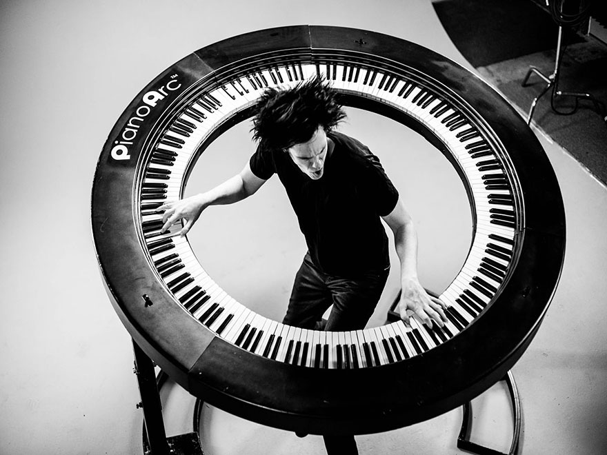 piano-arc-circular-keyboard-brockett-parsons-1