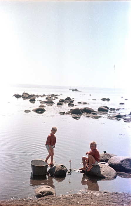 childrenonthebeach