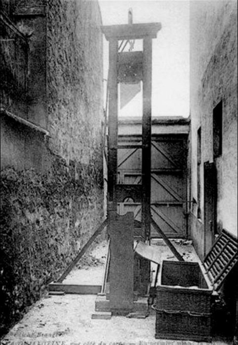 guillotine01