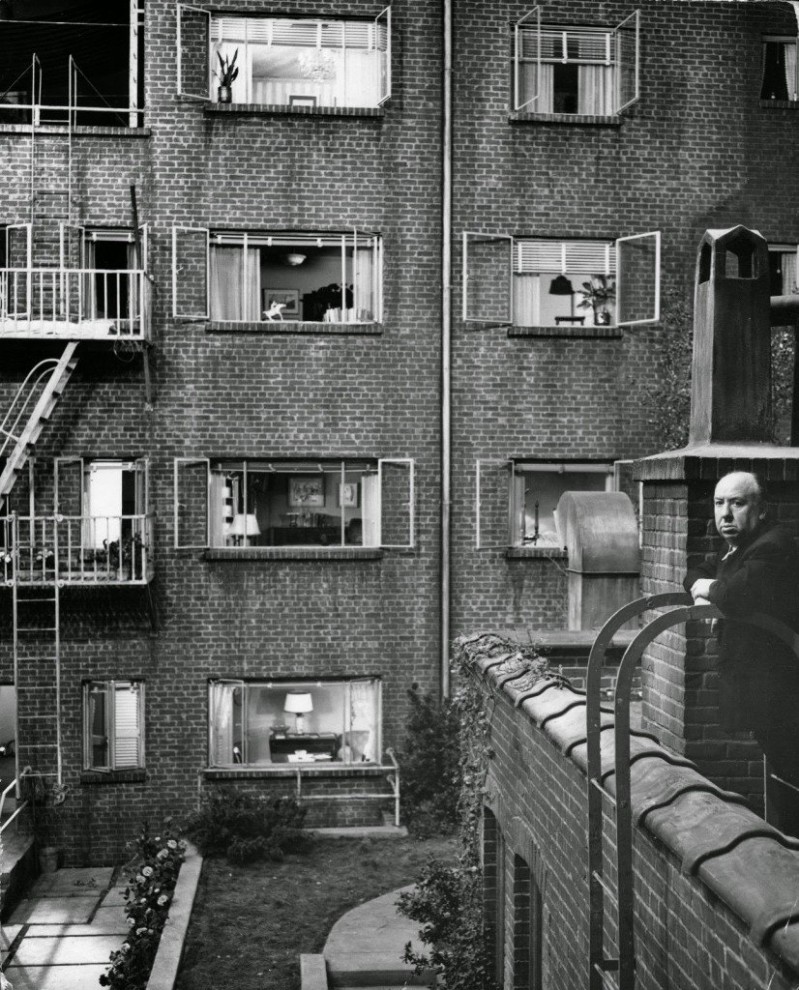 Rear-Window-16-17-799x990